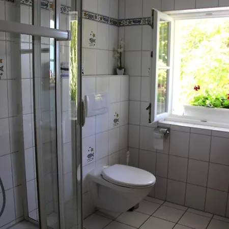 Apartment Gaestehaus Stoehr - Ihre Mit Grossem Garten Und Direktem Seezugang